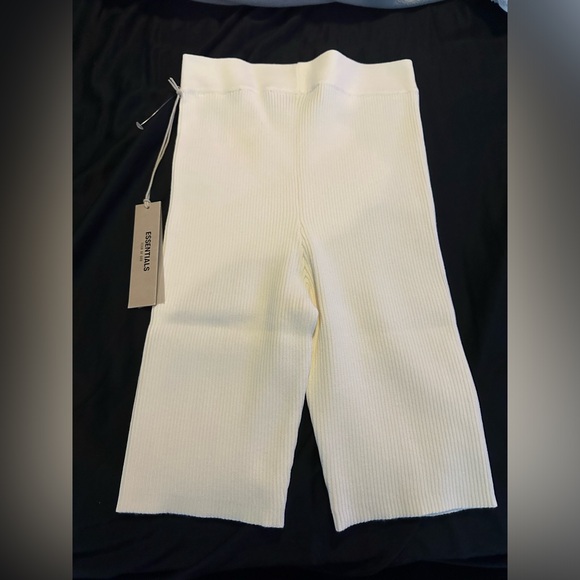 Fear of God Essentials - Picture 4 of 7